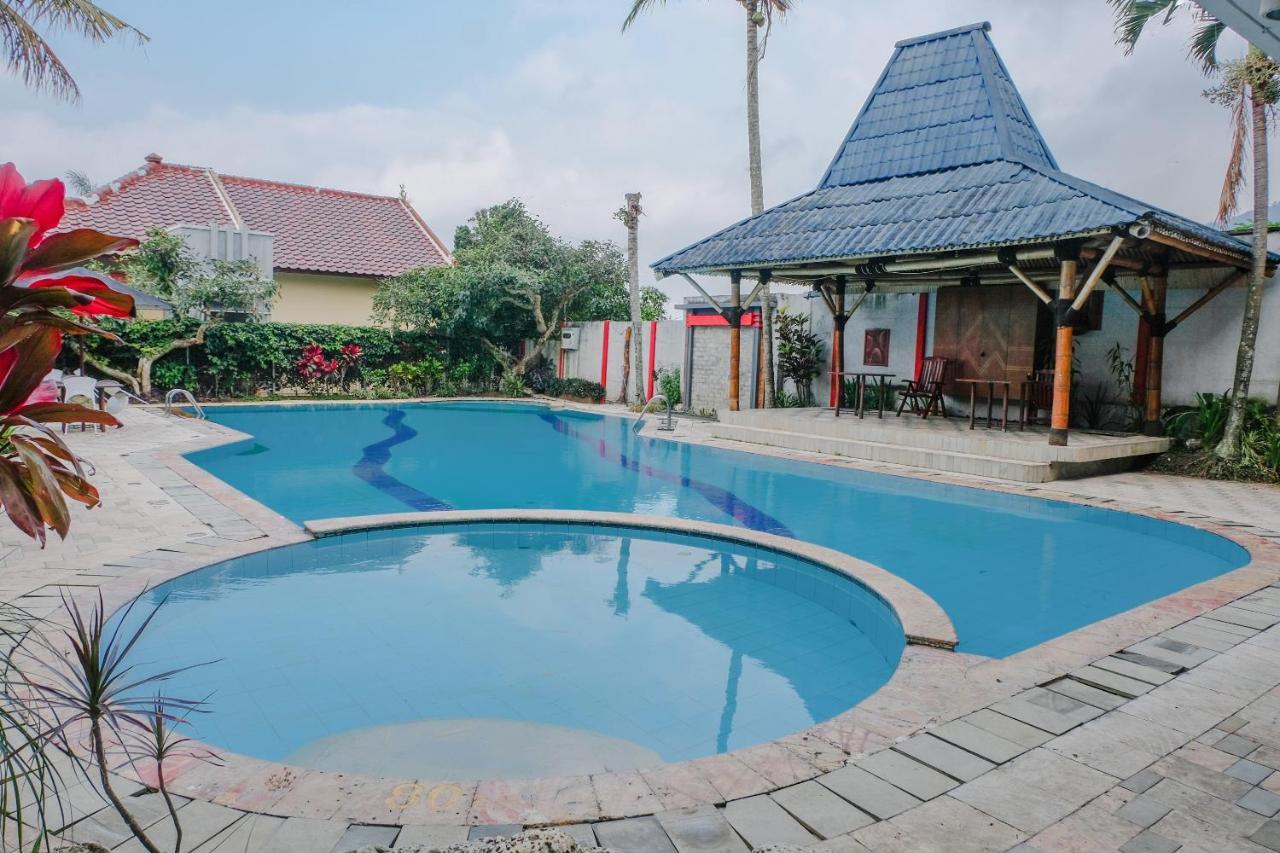 Oyo 803 Toetie Hotel Batu  Exterior foto